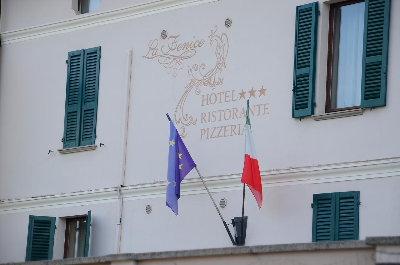Hotel La Fenice Chiari Exterior foto